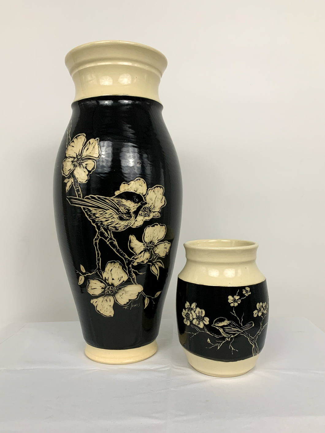 Brent Skinner x Tom Jones - Chickadee Black & White Etched Vase Set