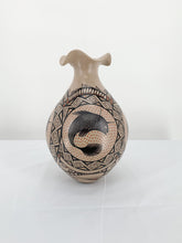 Load image into Gallery viewer, Gerardo Moya Tena Vase
